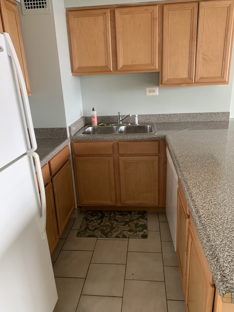 6030 N Sheridan Road 803 Property Photo 4