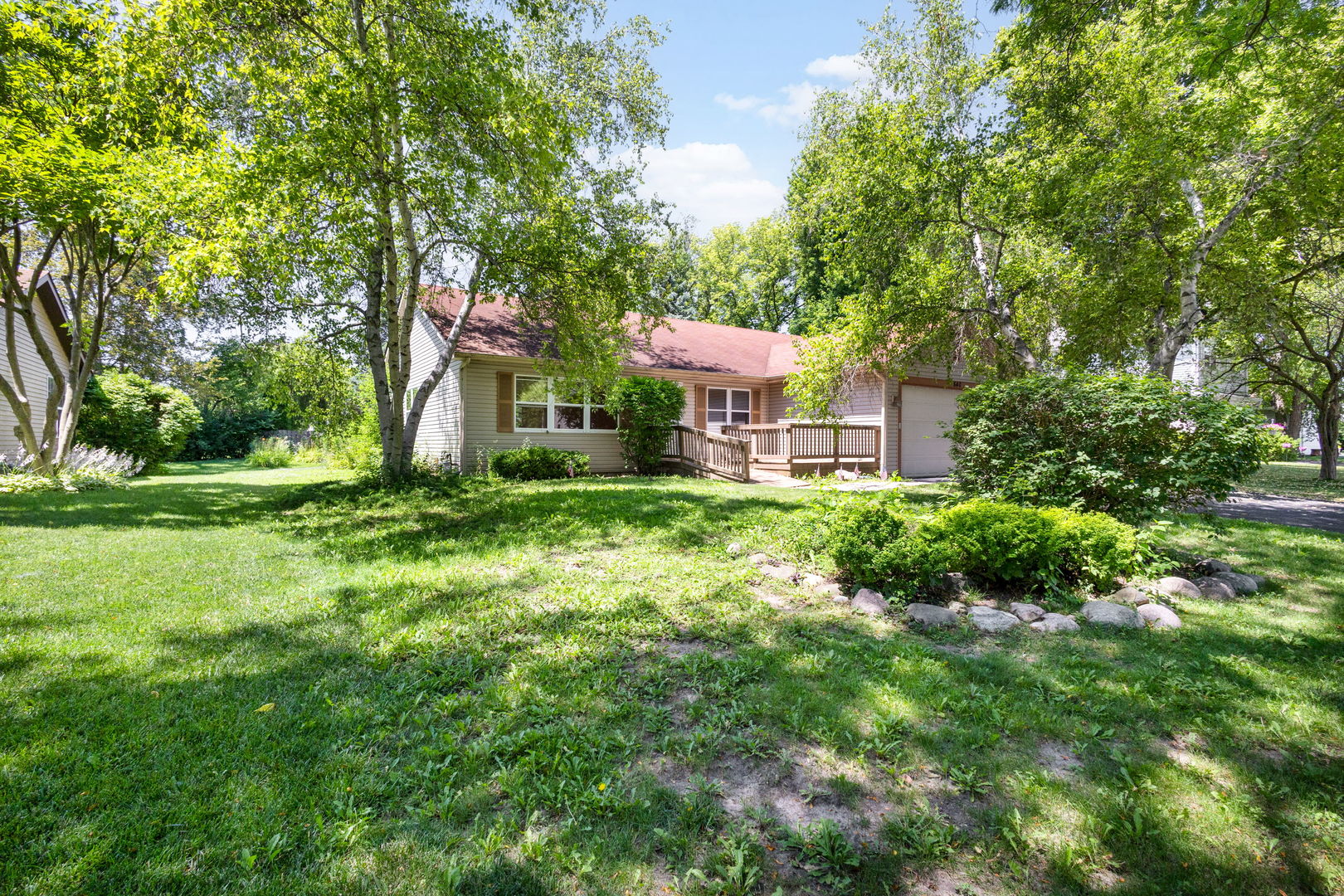 640 Lilac Drive Property Photo 2
