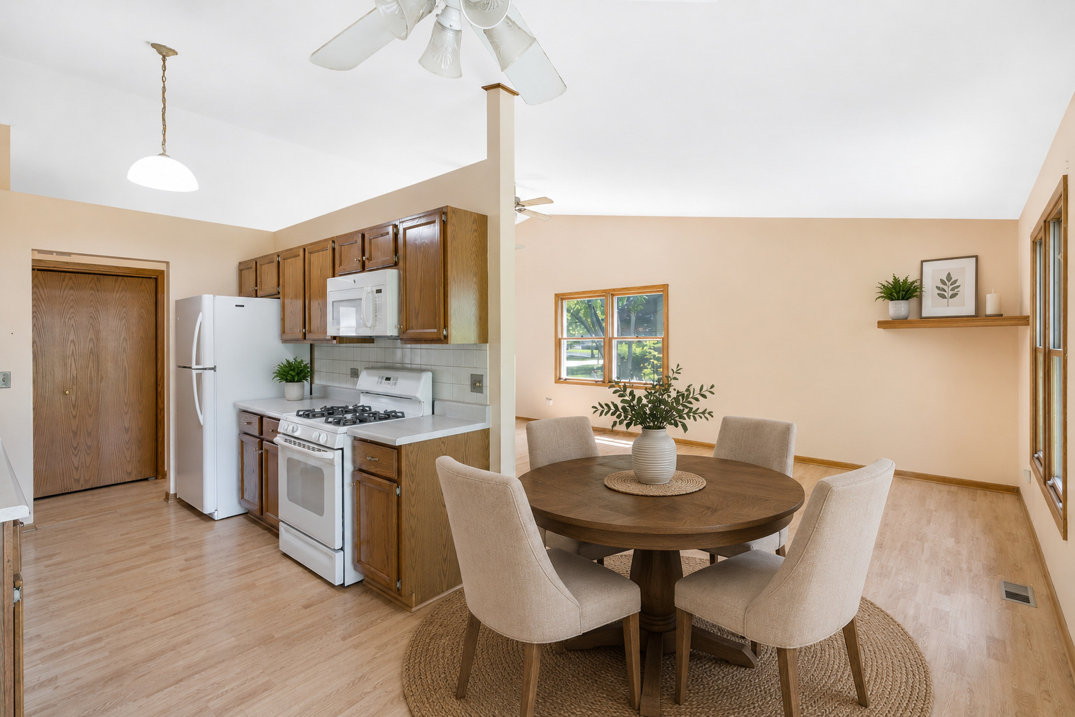 640 Lilac Drive Property Photo 11