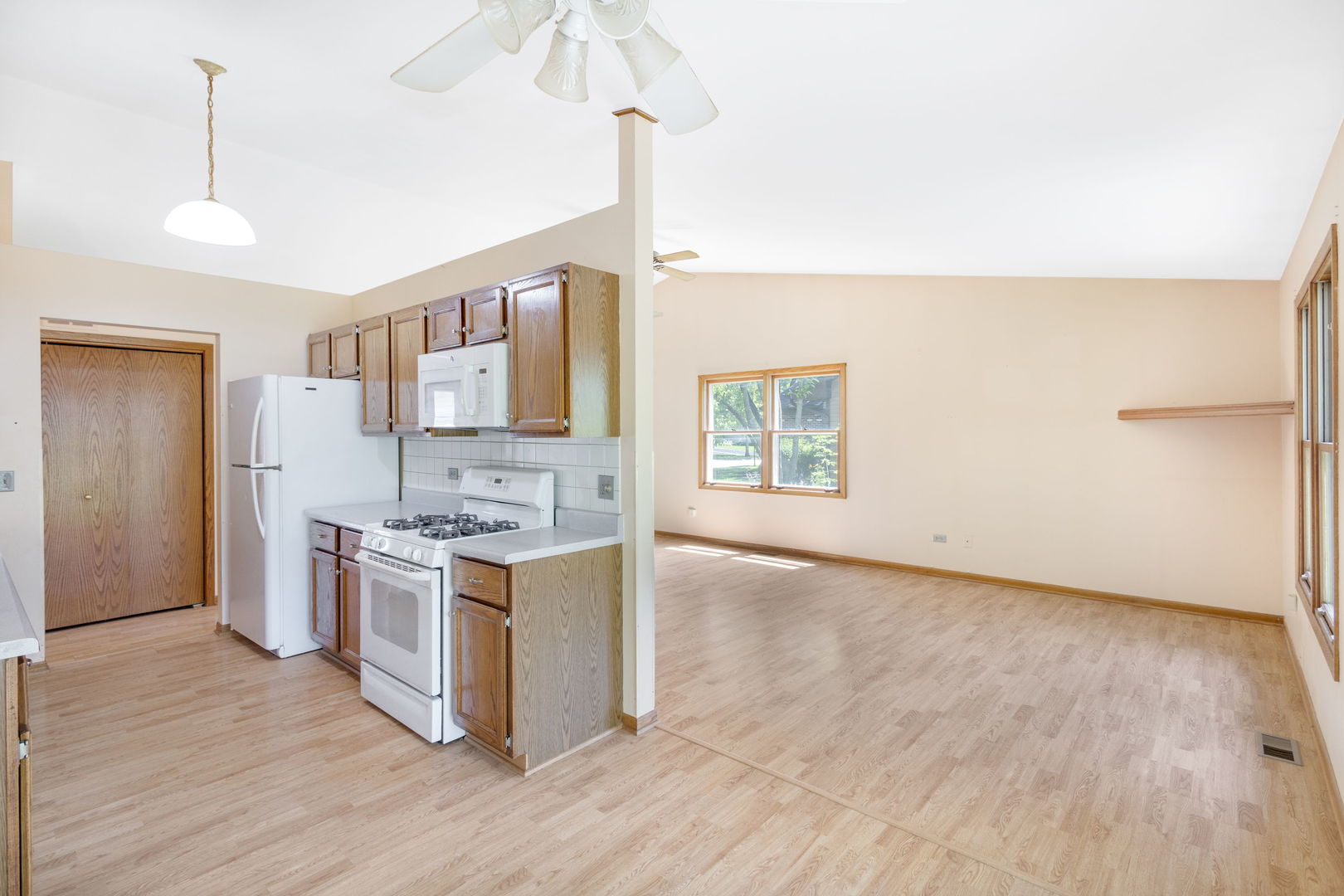 640 Lilac Drive Property Photo 12