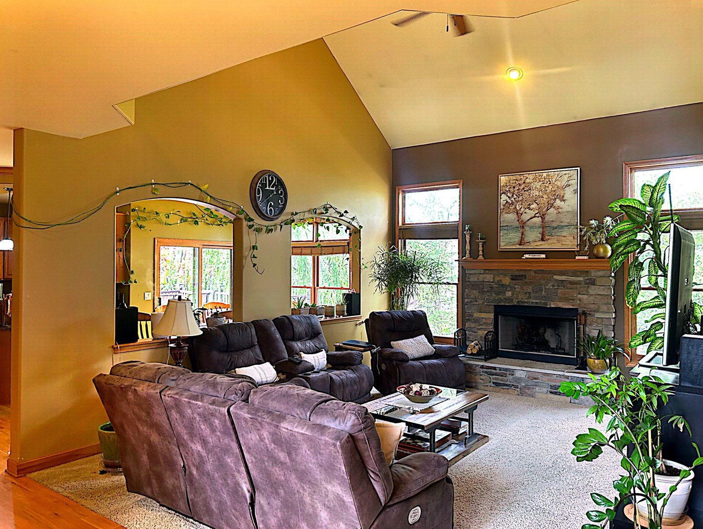2484 Warwick Court Property Photo 4