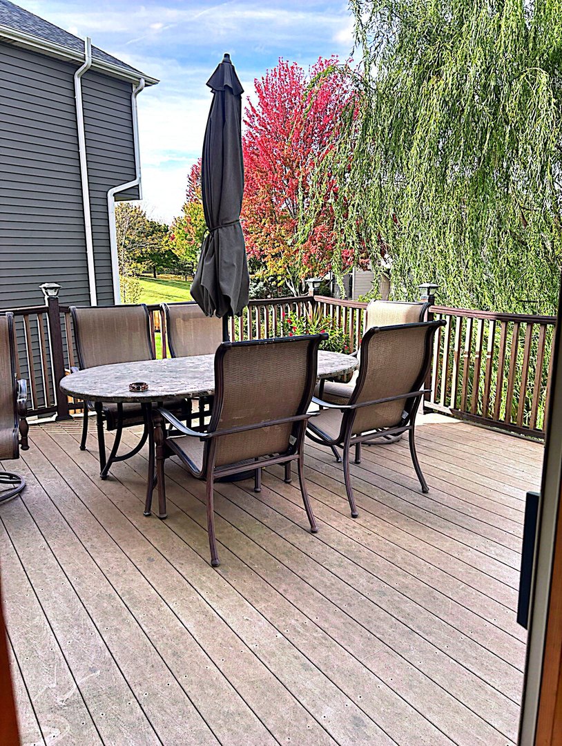 2484 Warwick Court Property Photo 8