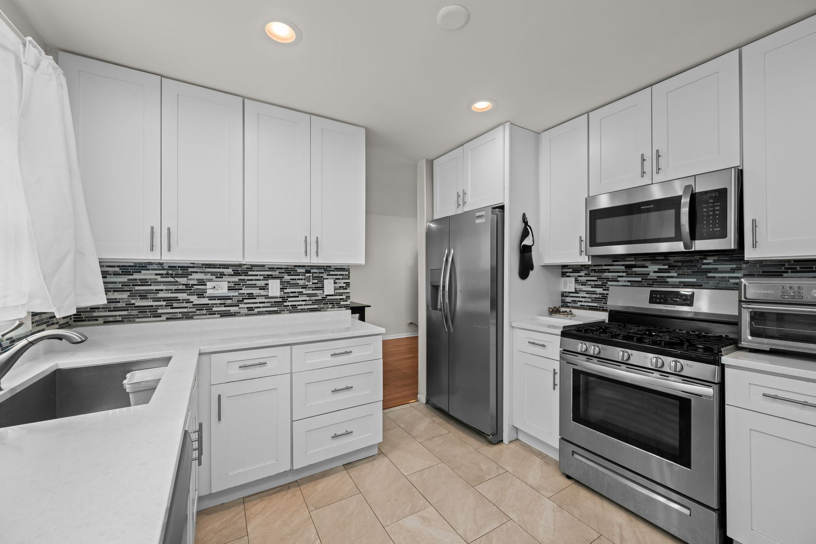 600 Thompson Boulevard Property Photo 7