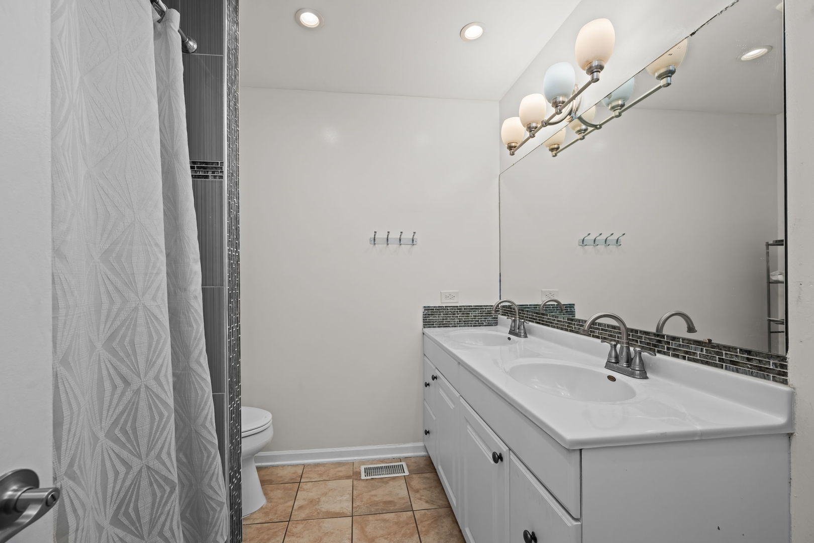 600 Thompson Boulevard Property Photo 11