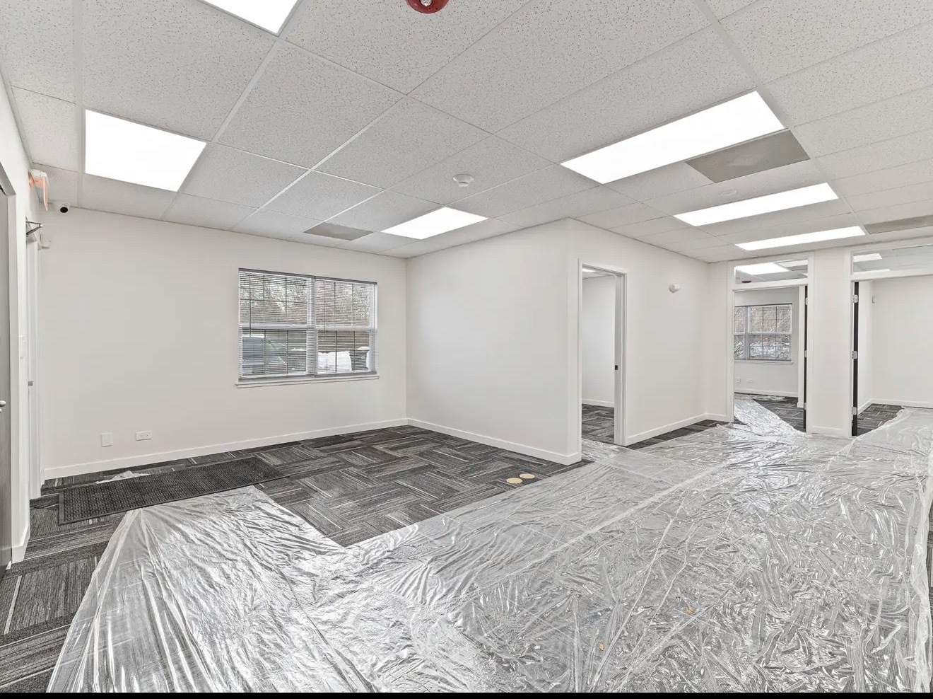 715 E Irving Park Road Property Photo 3