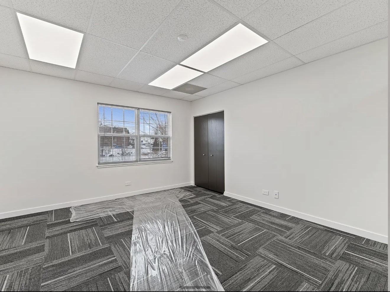 715 E Irving Park Road Property Photo 5