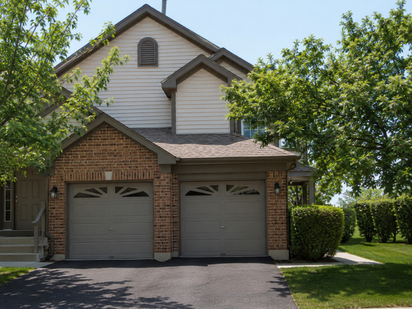 199 Old Oak Court Property Photo 1