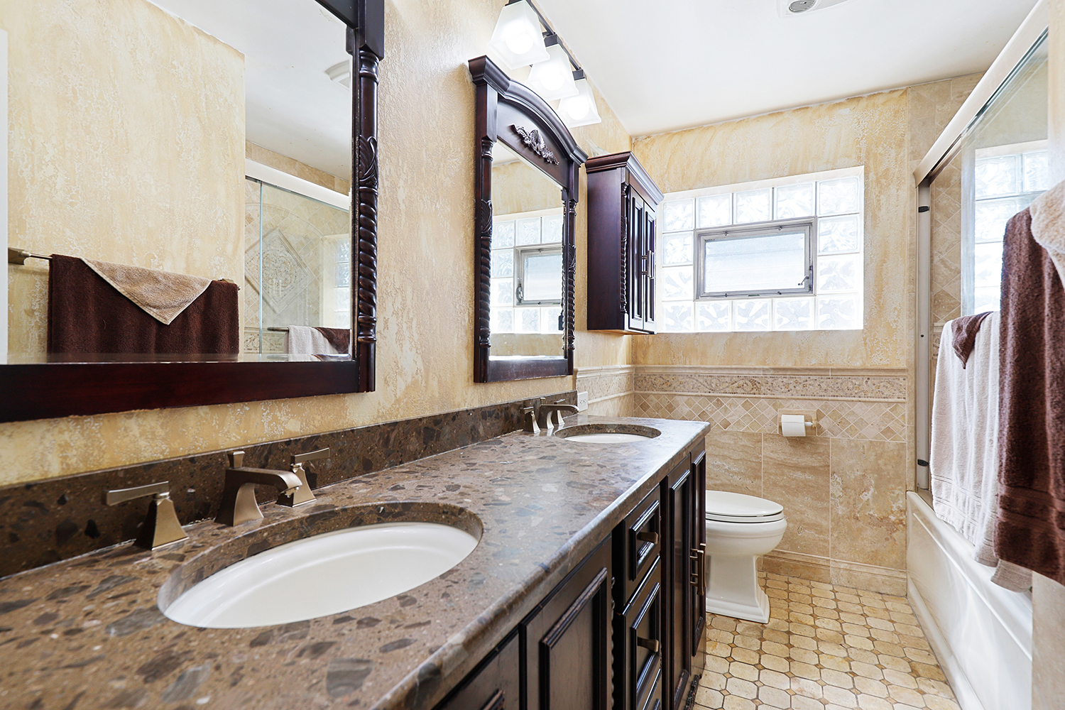 913 E 162nd Place Property Photo 13