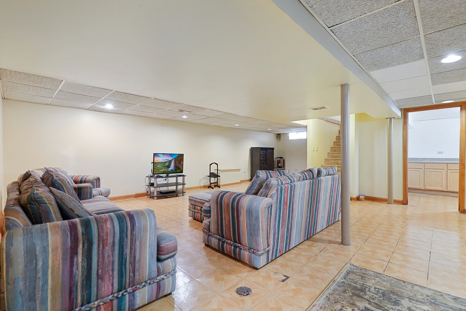 913 E 162nd Place Property Photo 15