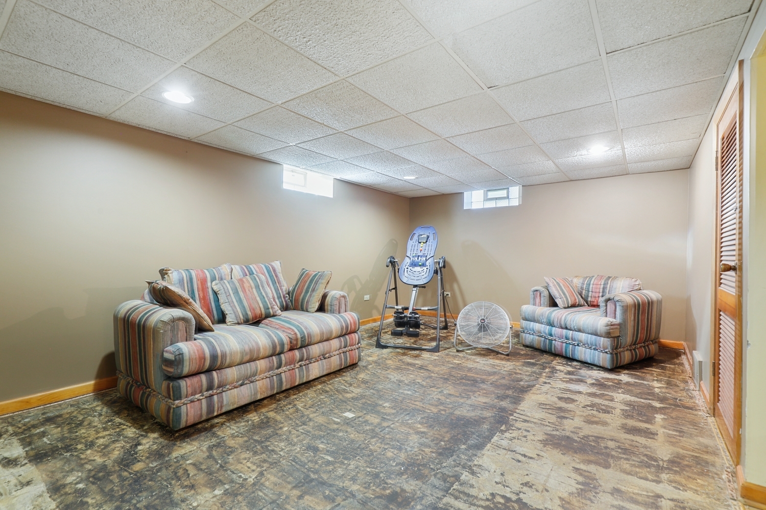 913 E 162nd Place Property Photo 16