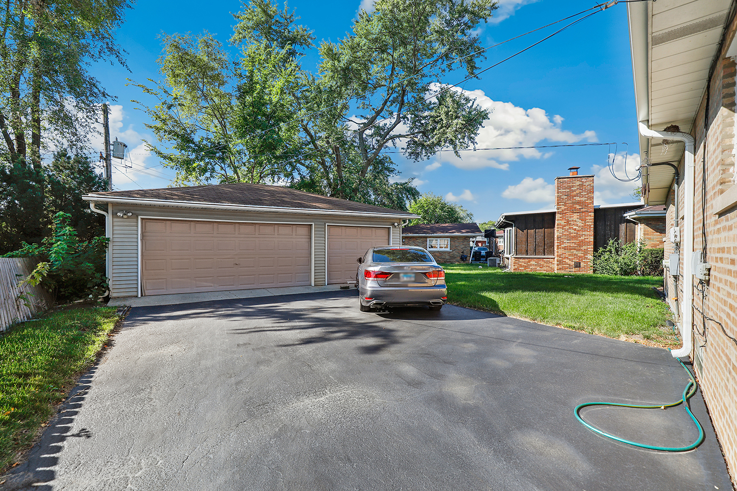 913 E 162nd Place Property Photo 19