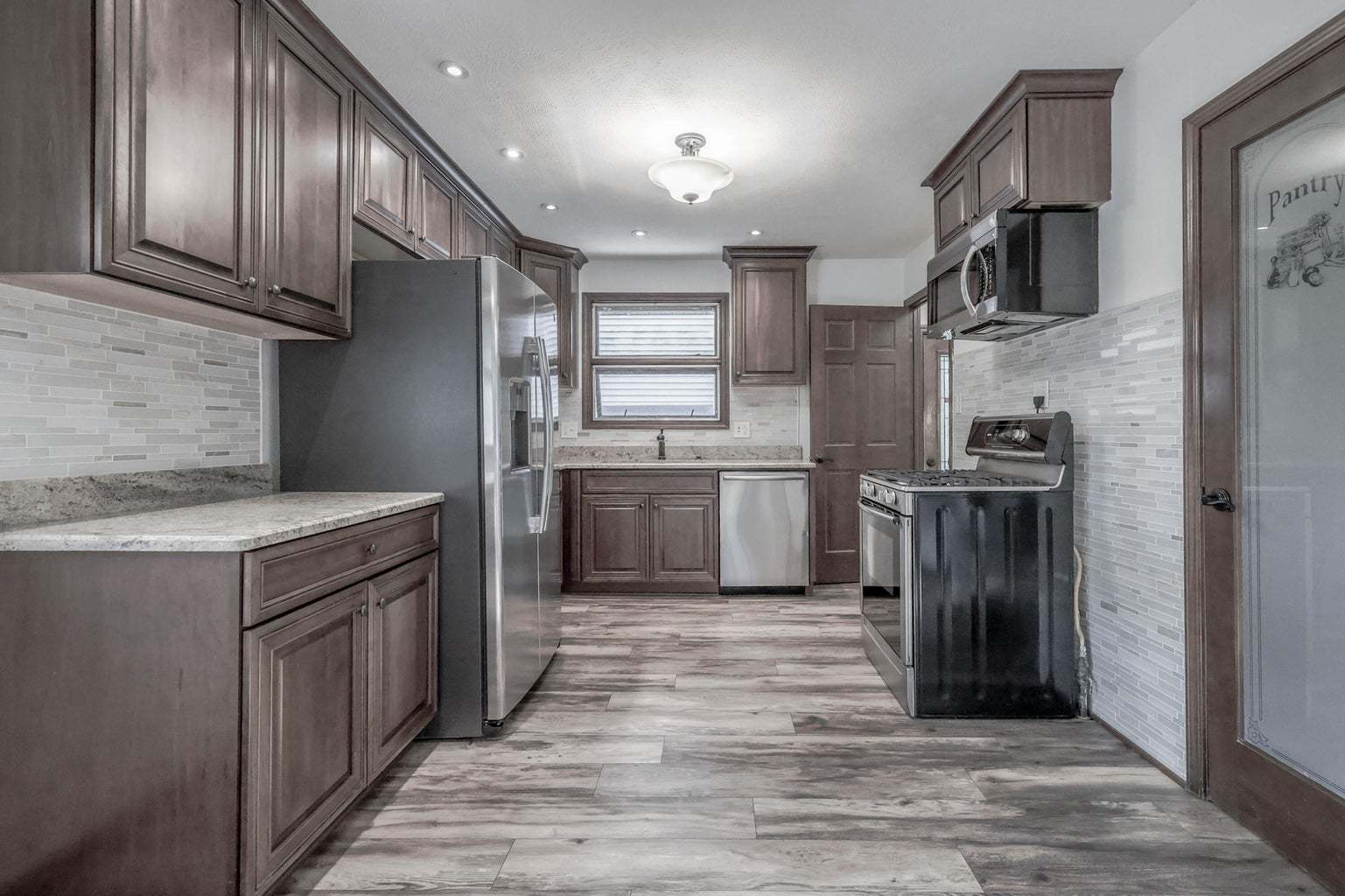 8223 Maple Avenue Property Photo 6