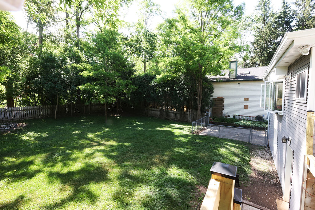 305 Glenice Parkway Property Photo 3