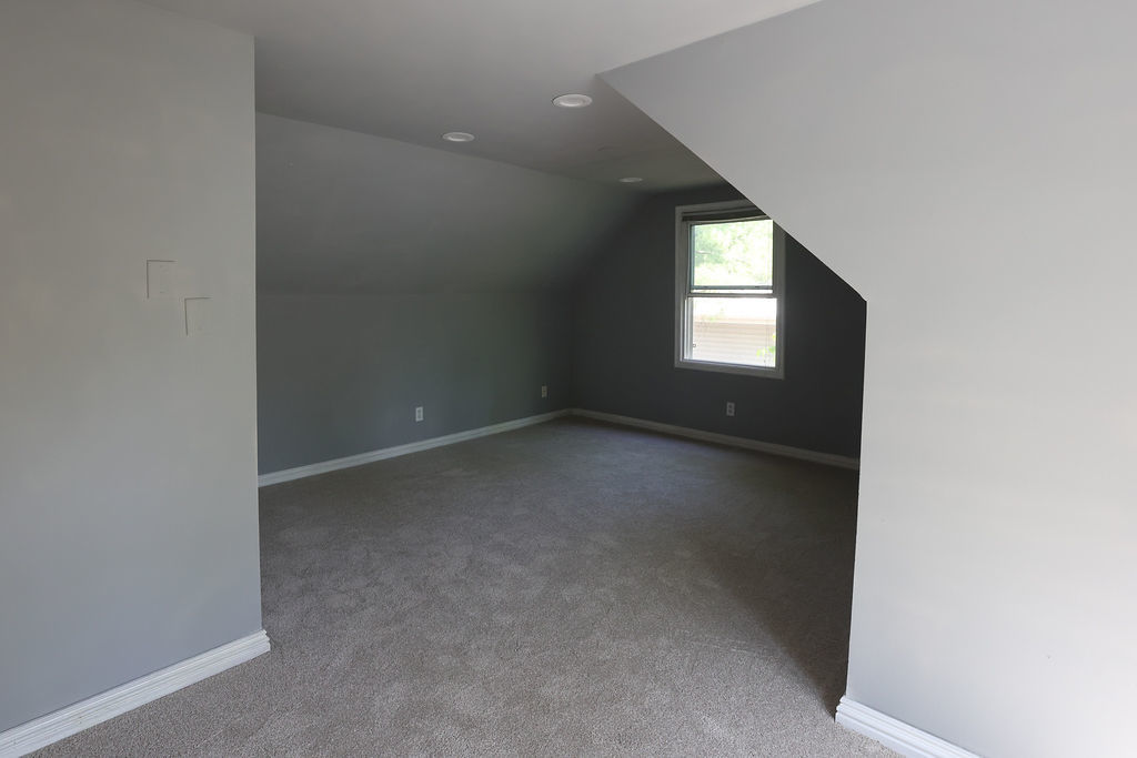 305 Glenice Parkway Property Photo 10