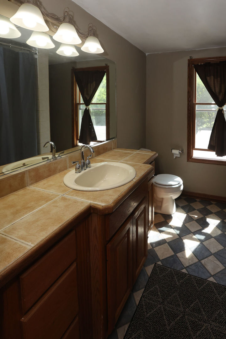 305 Glenice Parkway Property Photo 12