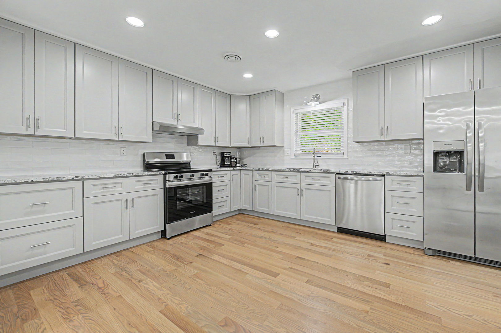 402 Boggess Street Property Photo 6