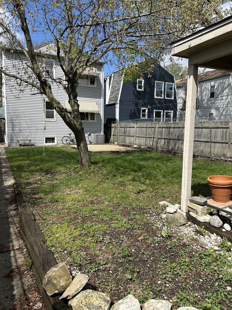 2005 Darrow Avenue Property Photo 4