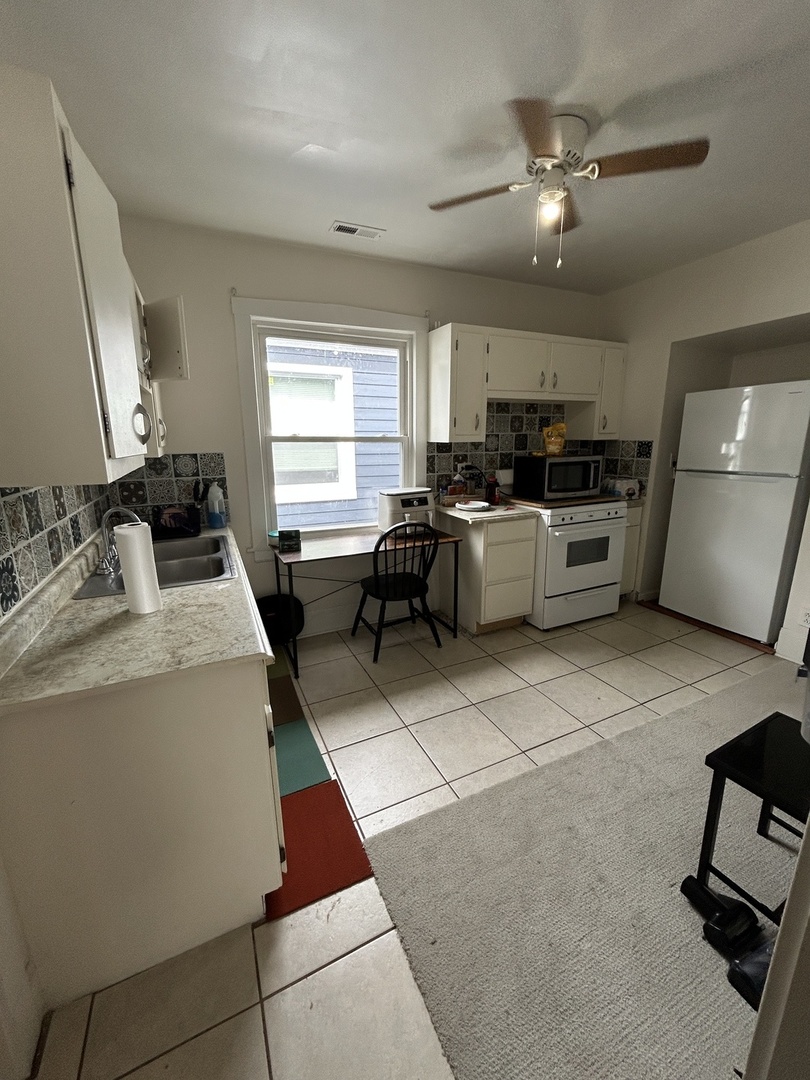 2005 Darrow Avenue Property Photo 22