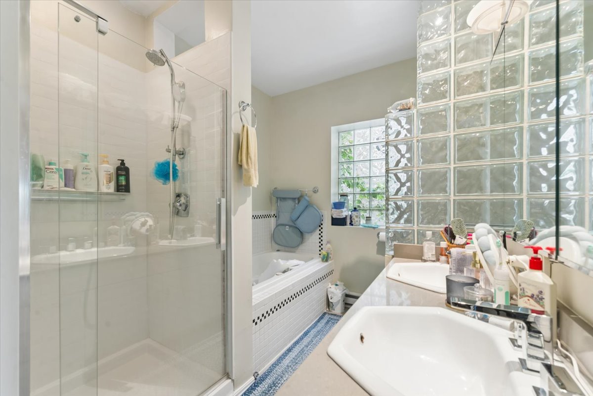 2215 W Arthur Avenue Property Photo 30