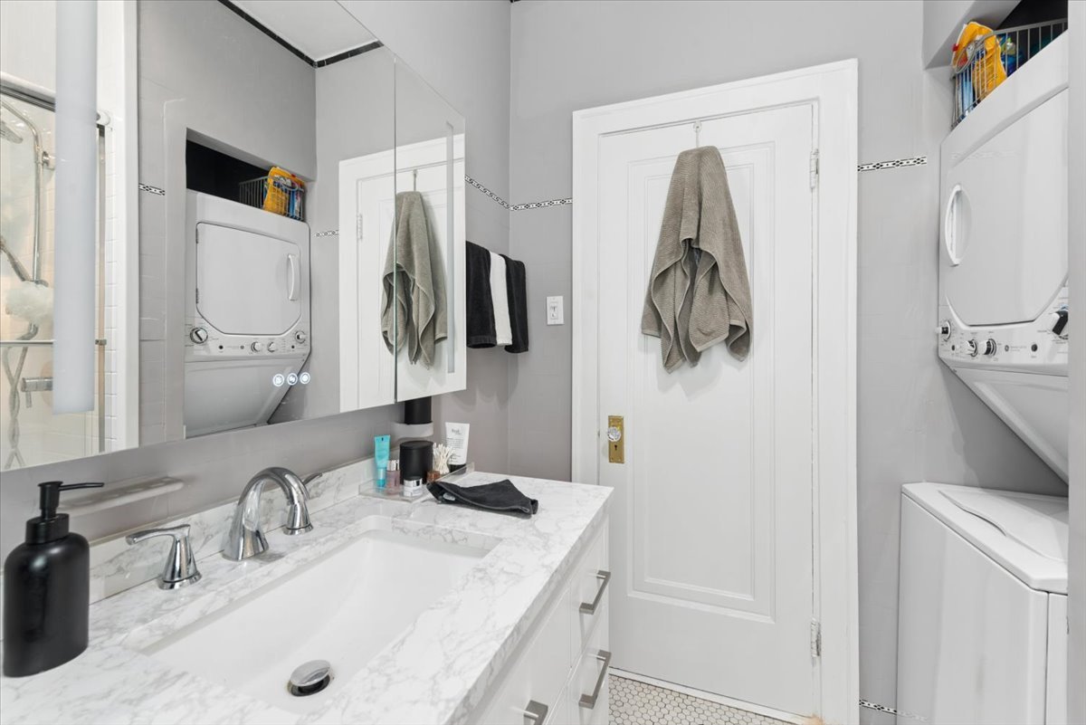 2215 W Arthur Avenue Property Photo 45