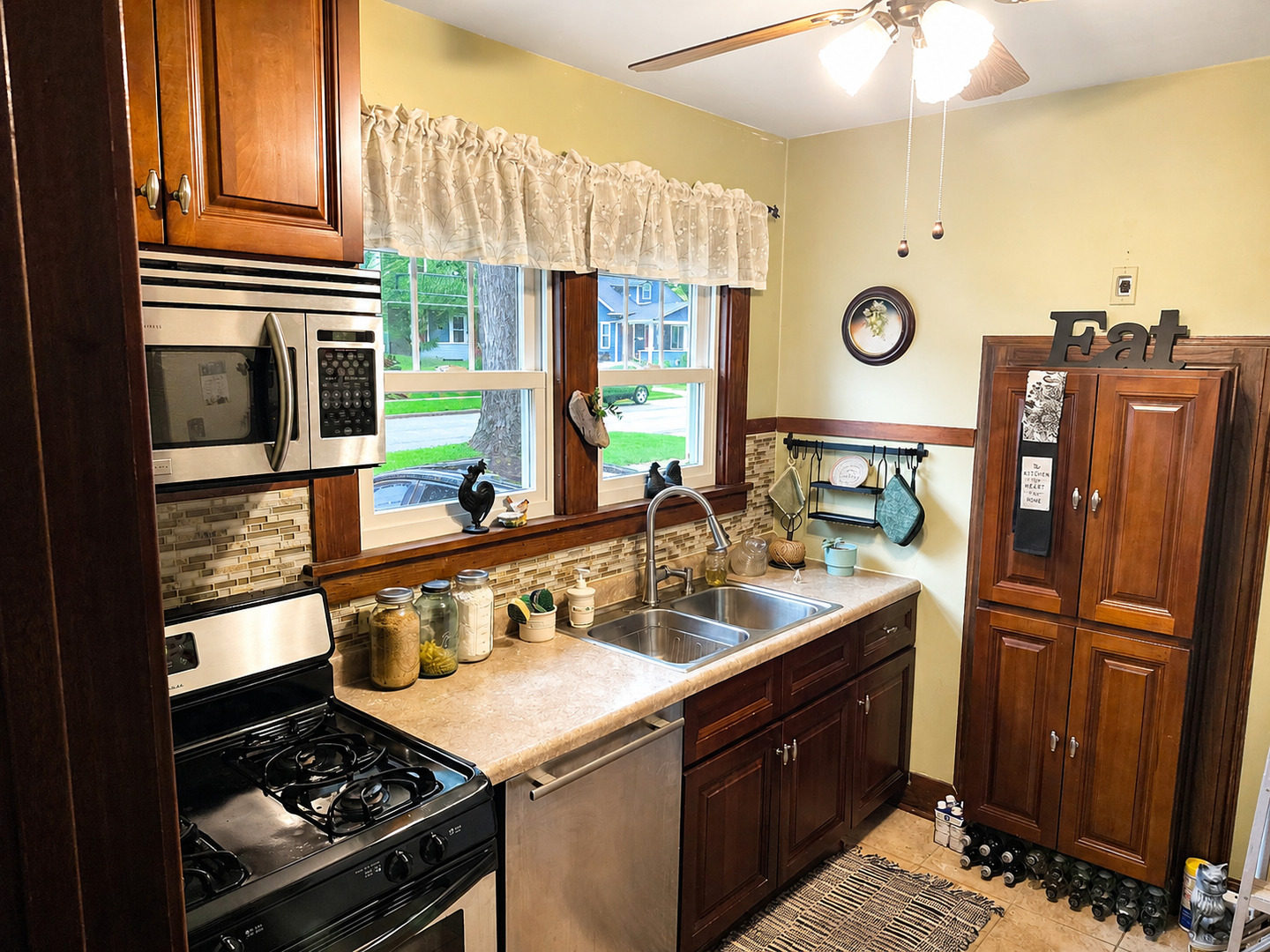 621 Lincoln Avenue Property Photo 7