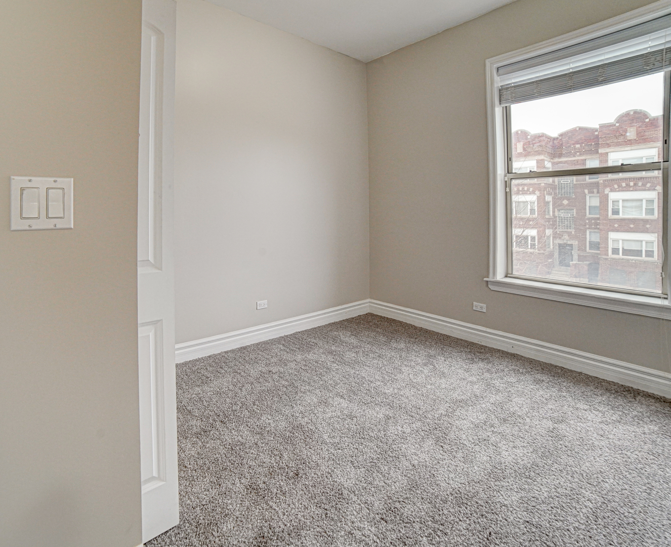 4858 S Prairie Avenue 2a Property Photo 12