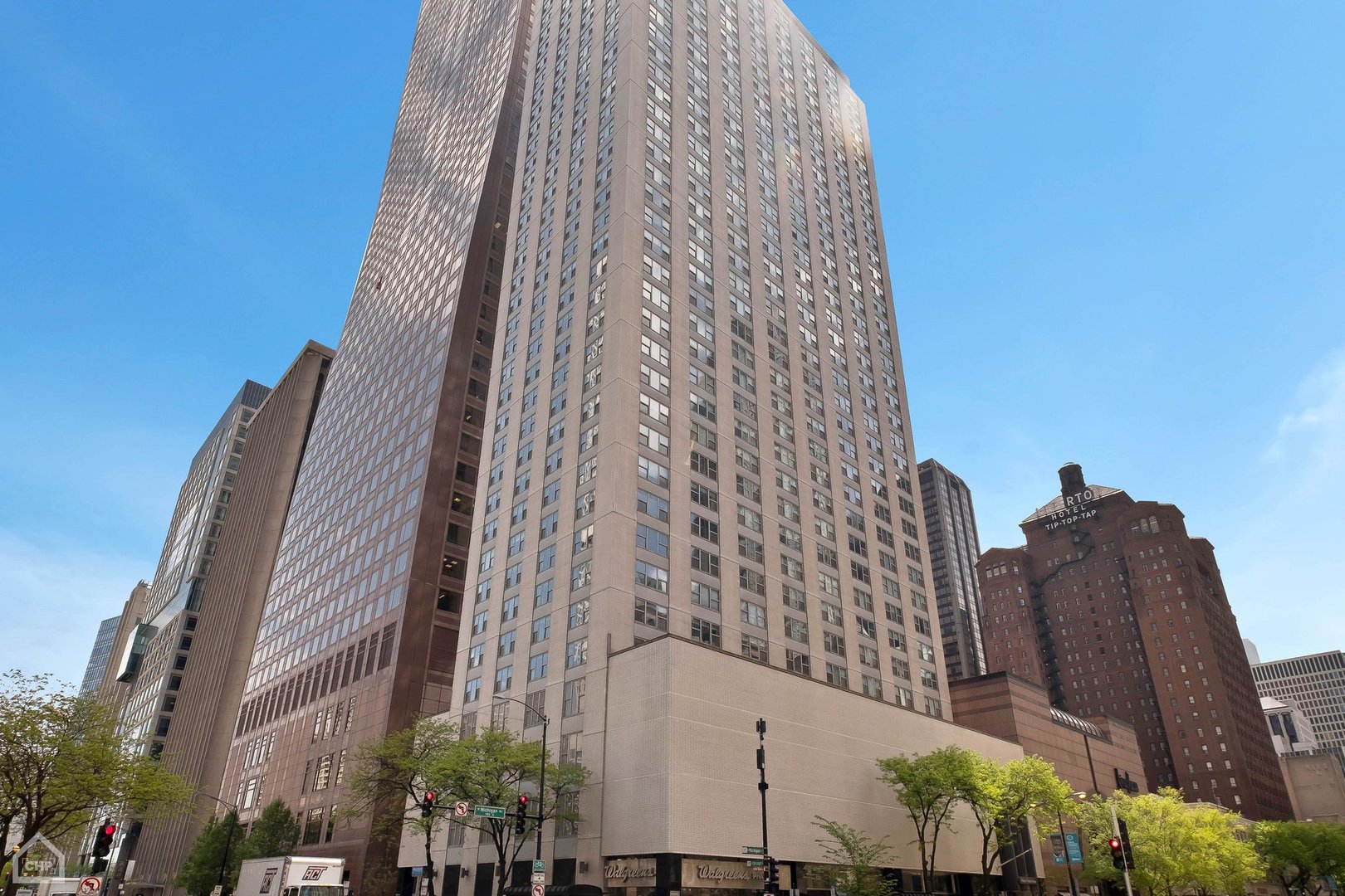 777 N Michigan Avenue 2500 Property Photo 1