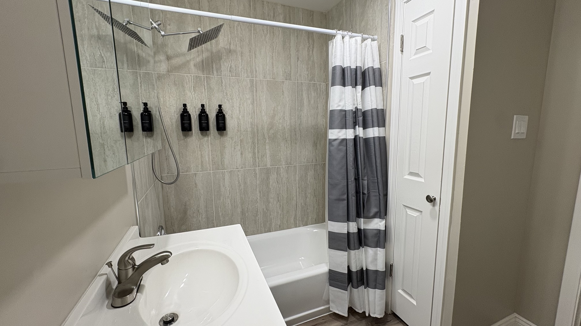 9562 Park Lane 2i Property Photo 8