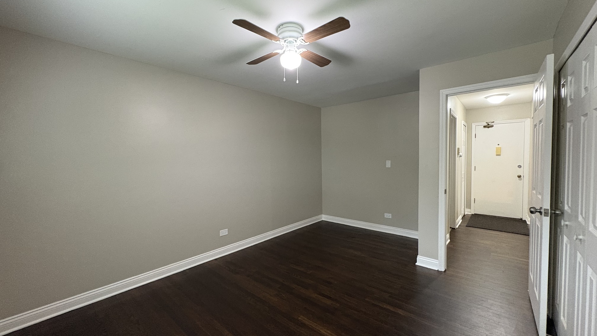 9562 Park Lane 2i Property Photo 9