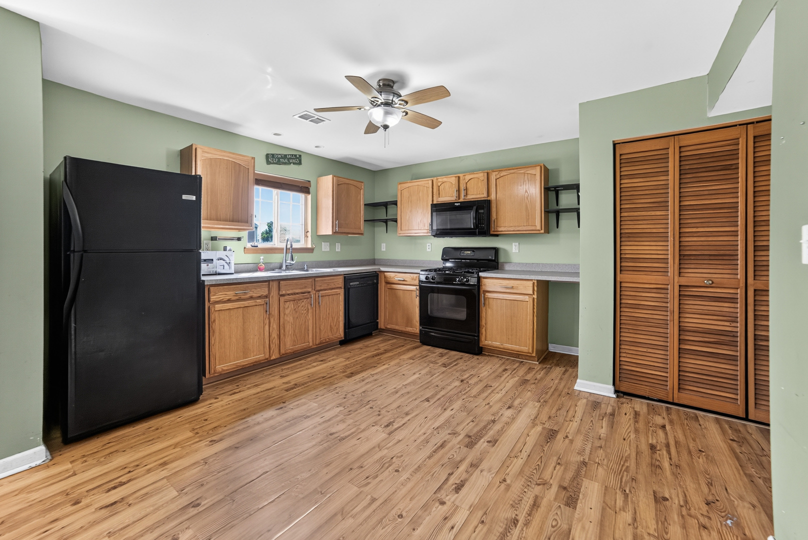 703 Kennedy Street Property Photo 10