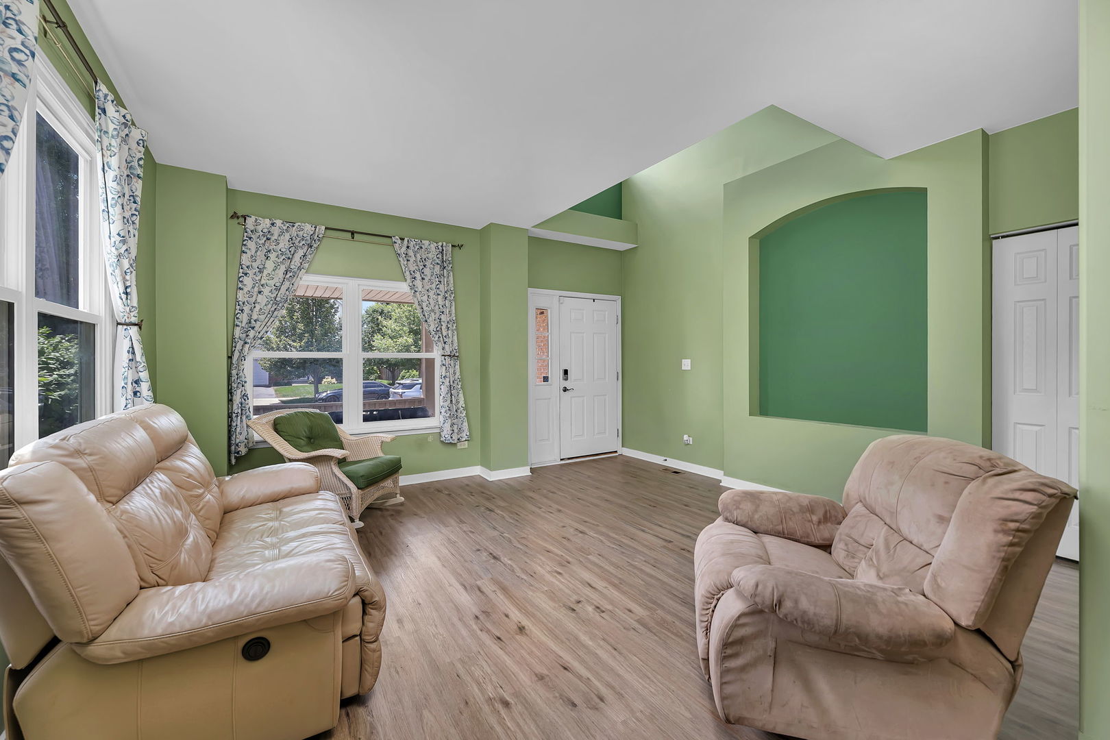 1004 Phelps Lane Property Photo 6