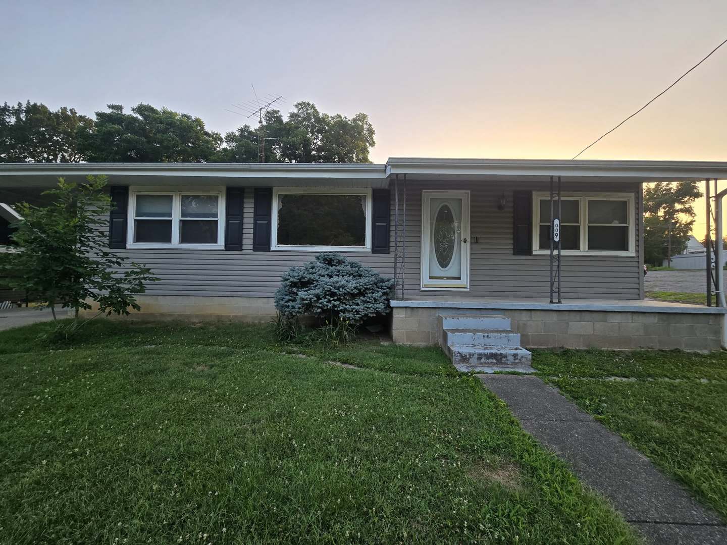 600 S Jackson Street Property Photo 1
