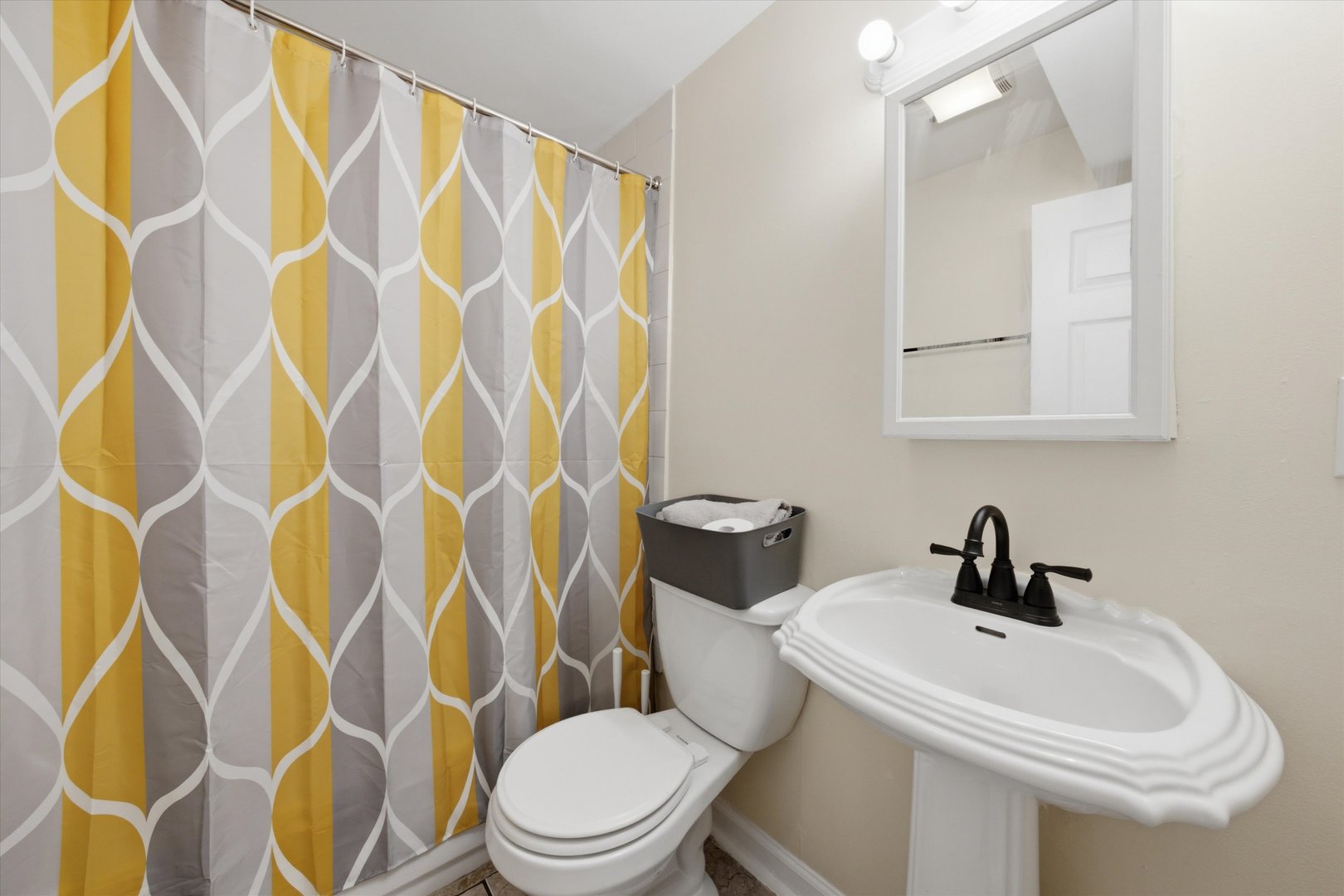 6735 S Eberhart Avenue Property Photo 17