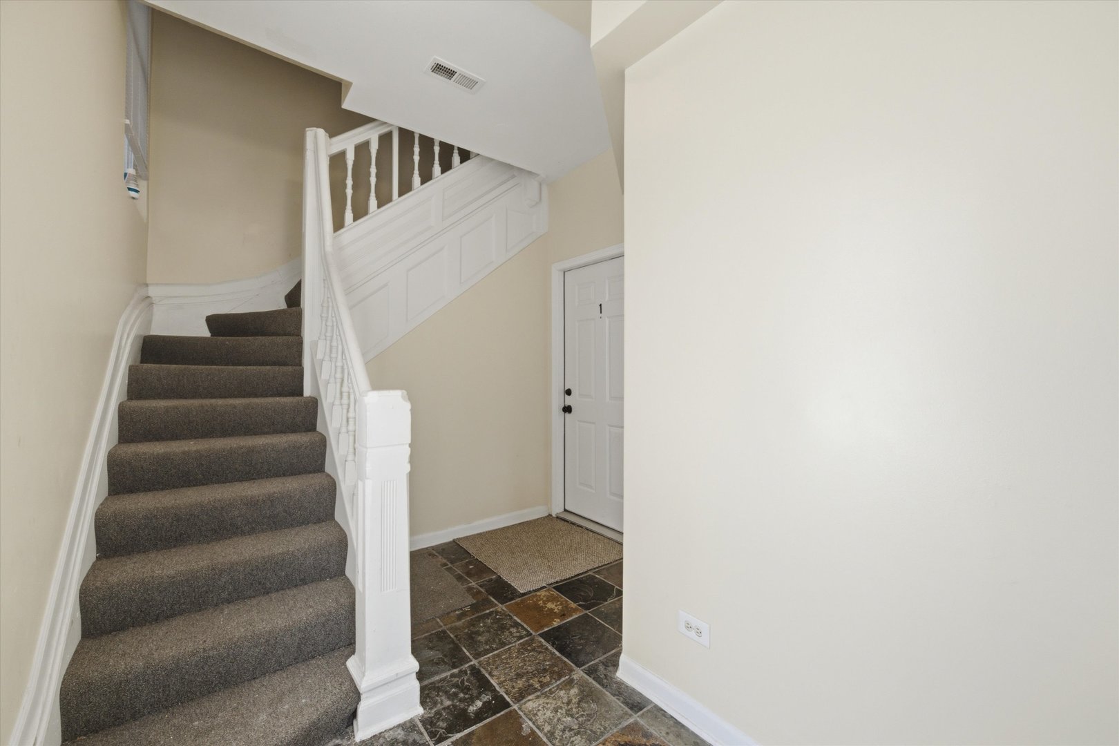 6735 S Eberhart Avenue Property Photo 20