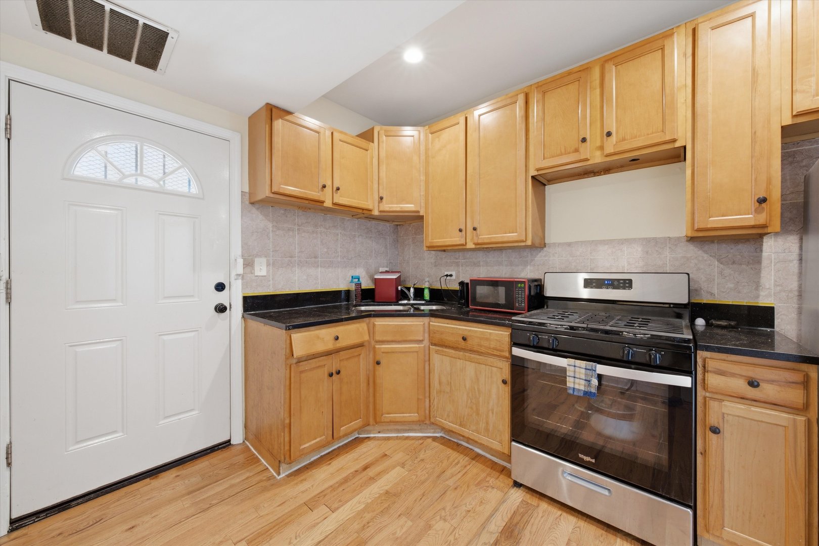 6735 S Eberhart Avenue Property Photo 21
