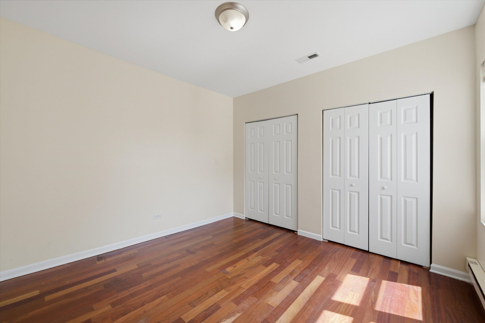 6735 S Eberhart Avenue Property Photo 23