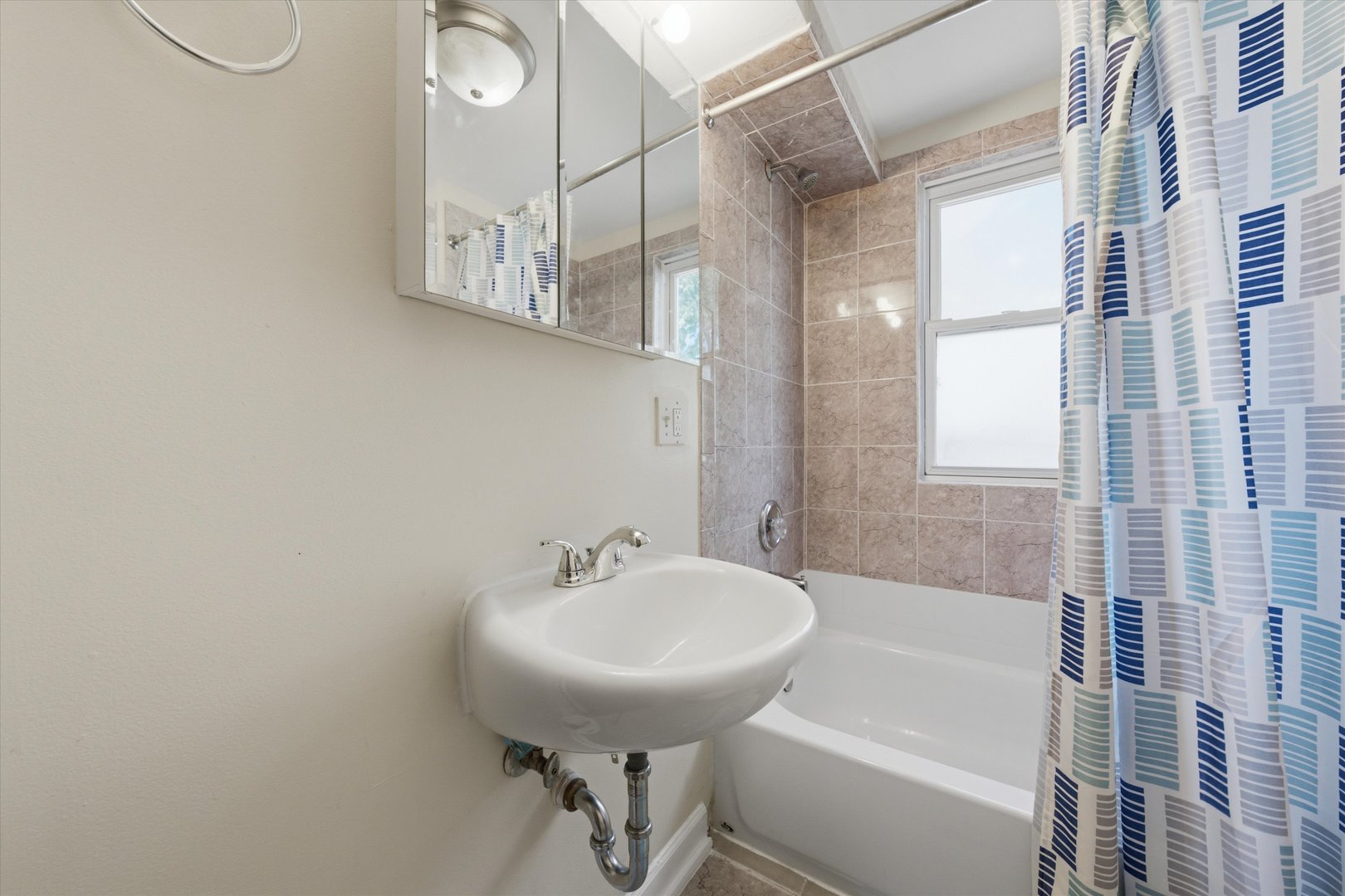 6735 S Eberhart Avenue Property Photo 30