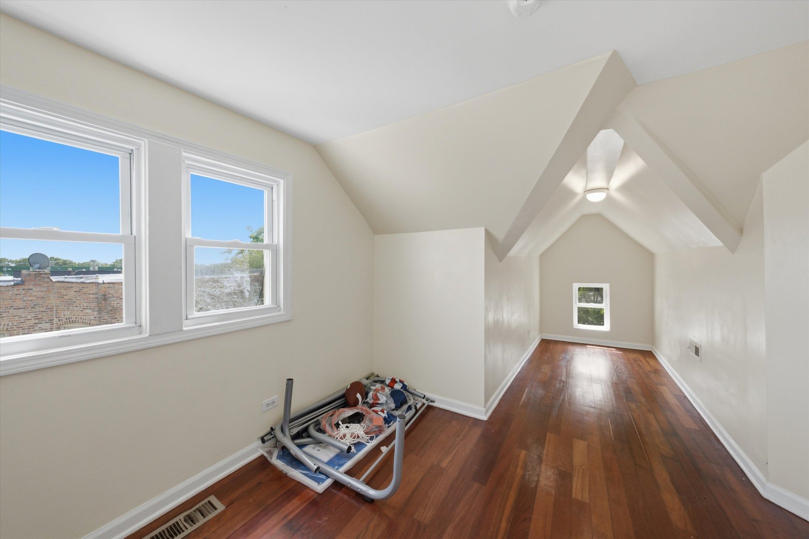 6735 S Eberhart Avenue Property Photo 31