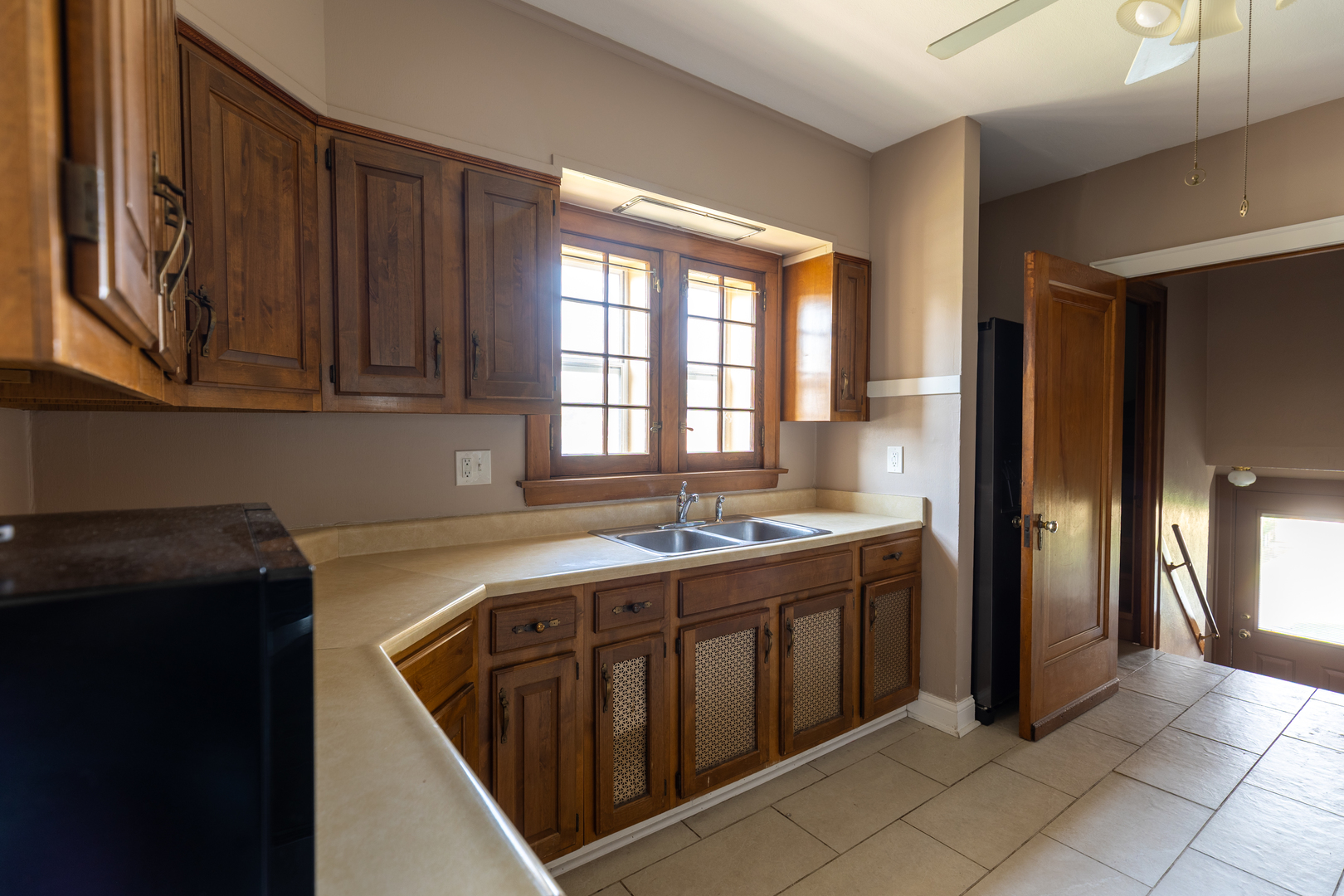 2246 Clinton Avenue Property Photo 2