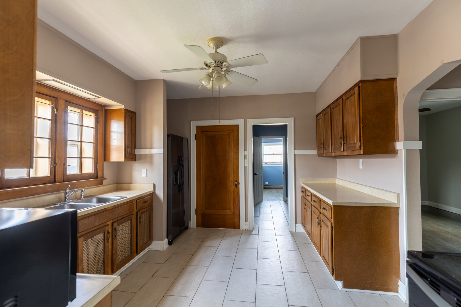 2246 Clinton Avenue Property Photo 4