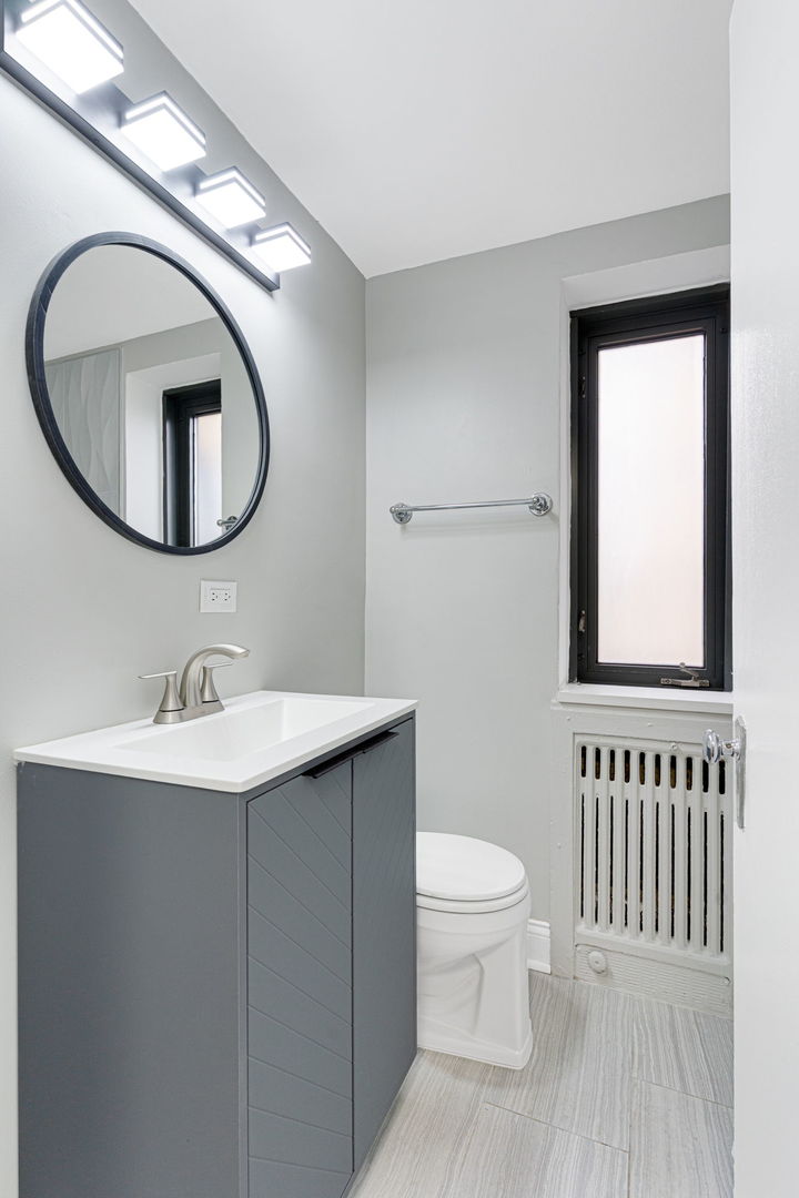5056 N Marine Drive 4a Property Photo 13