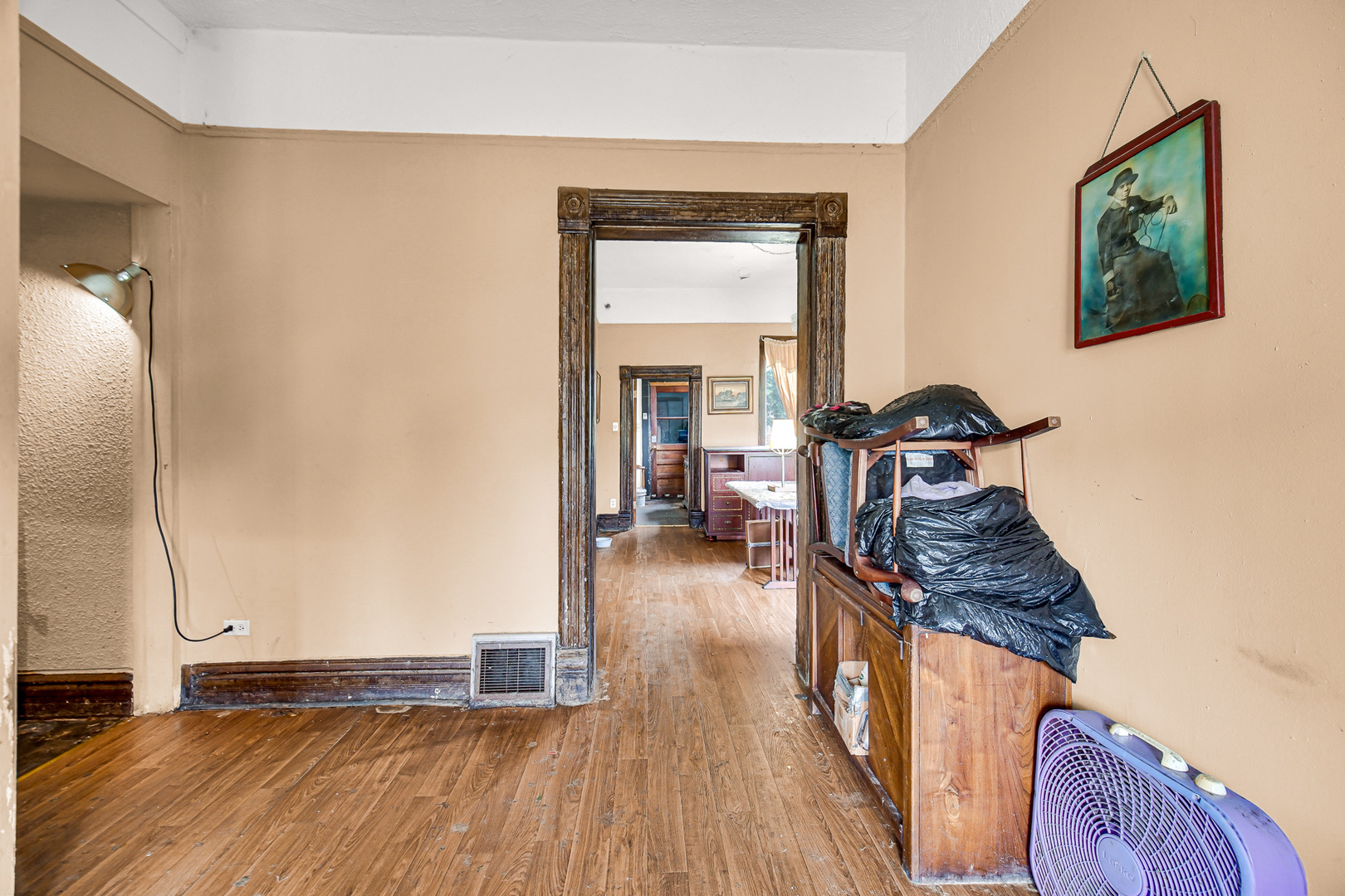 8917 S Hermitage Avenue Property Photo 5