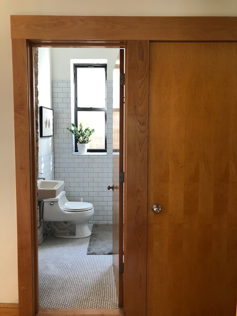 2061 N Leavitt Street Property Photo 6