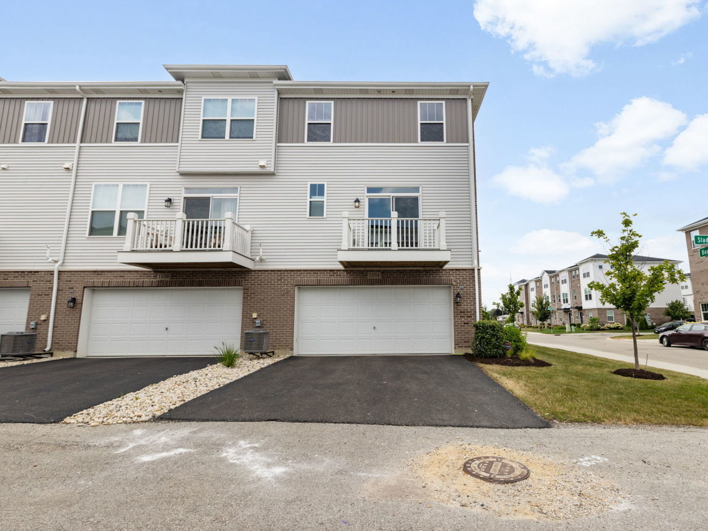 1534 Slade Way Property Photo 2