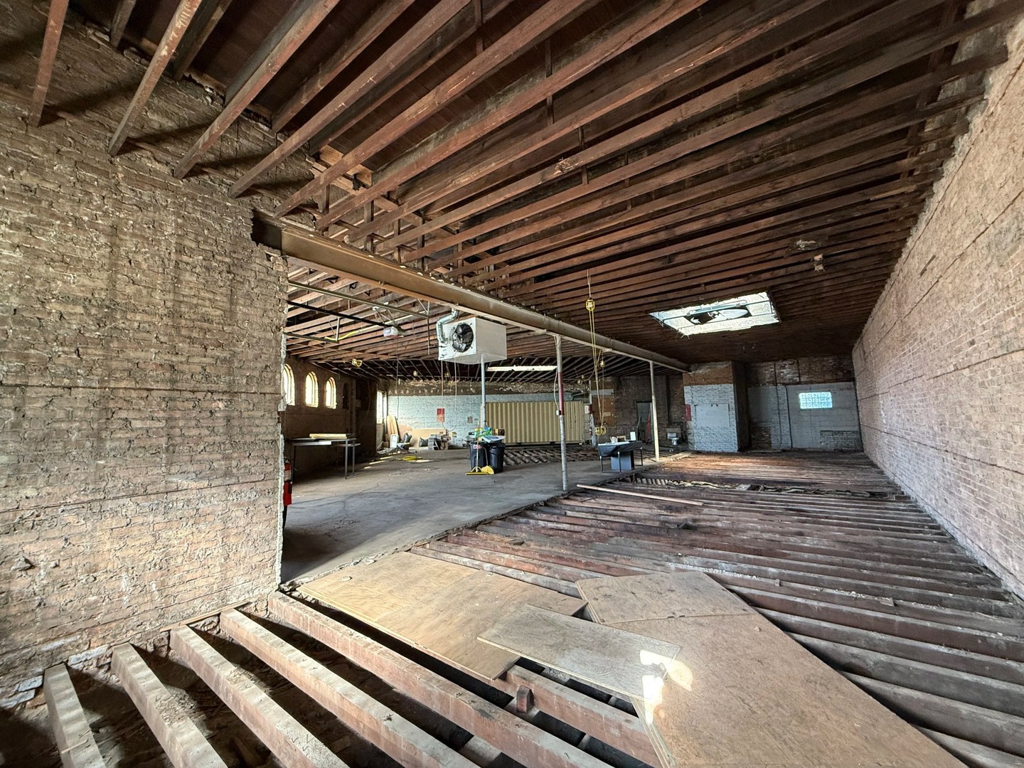 4271 N Elston Avenue Property Photo 6