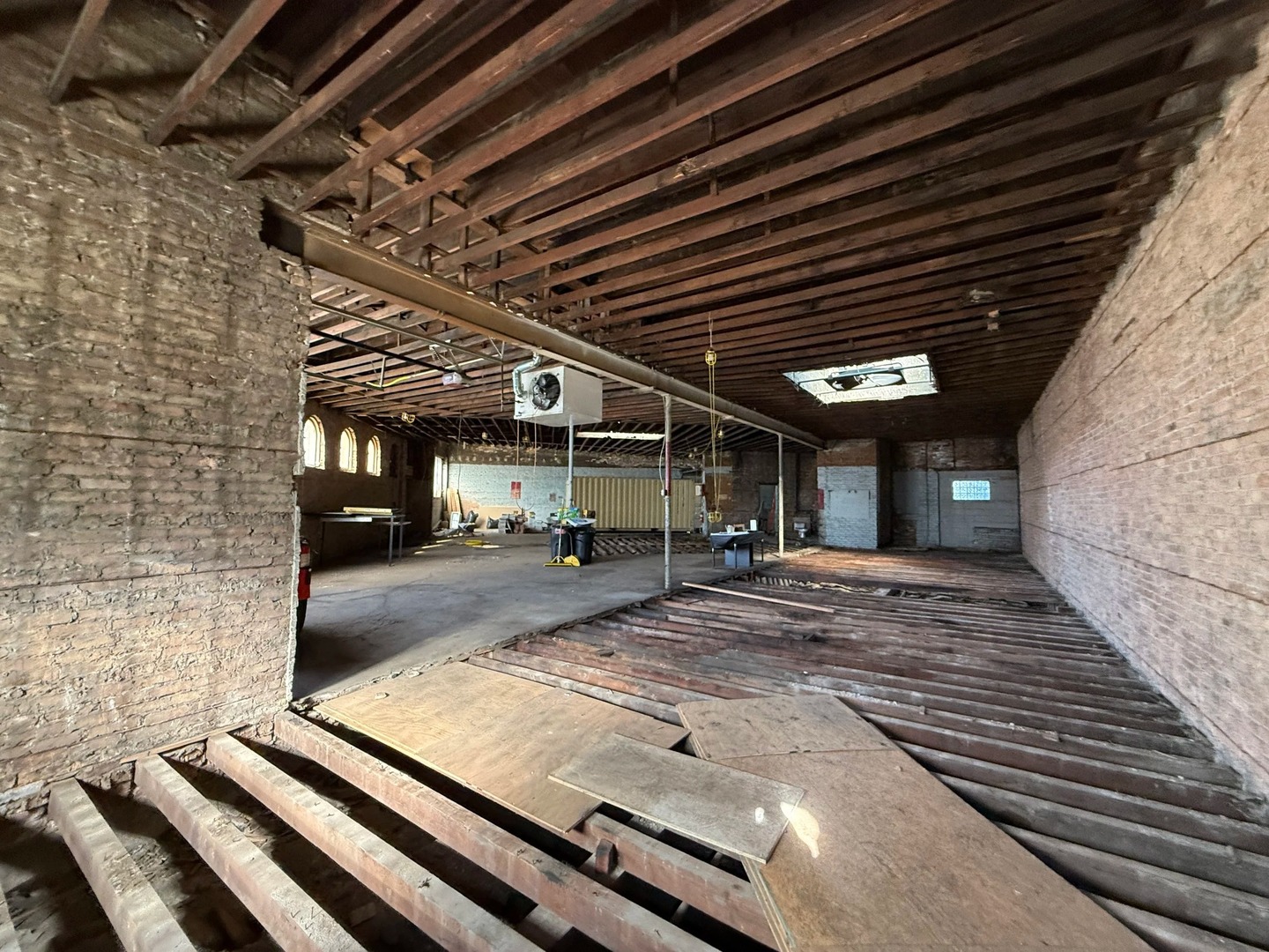 4271 N Elston Avenue Property Photo 7