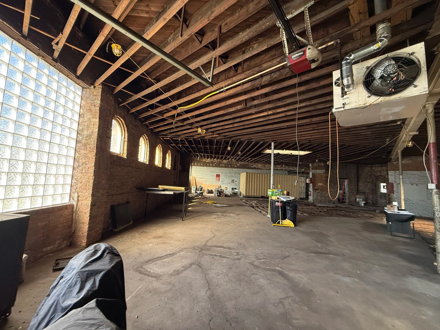 4271 N Elston Avenue Property Photo 8