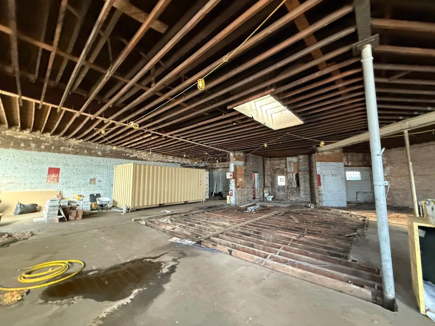 4271 N Elston Avenue Property Photo 11