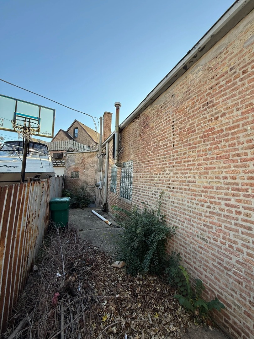 4271 N Elston Avenue Property Photo 21