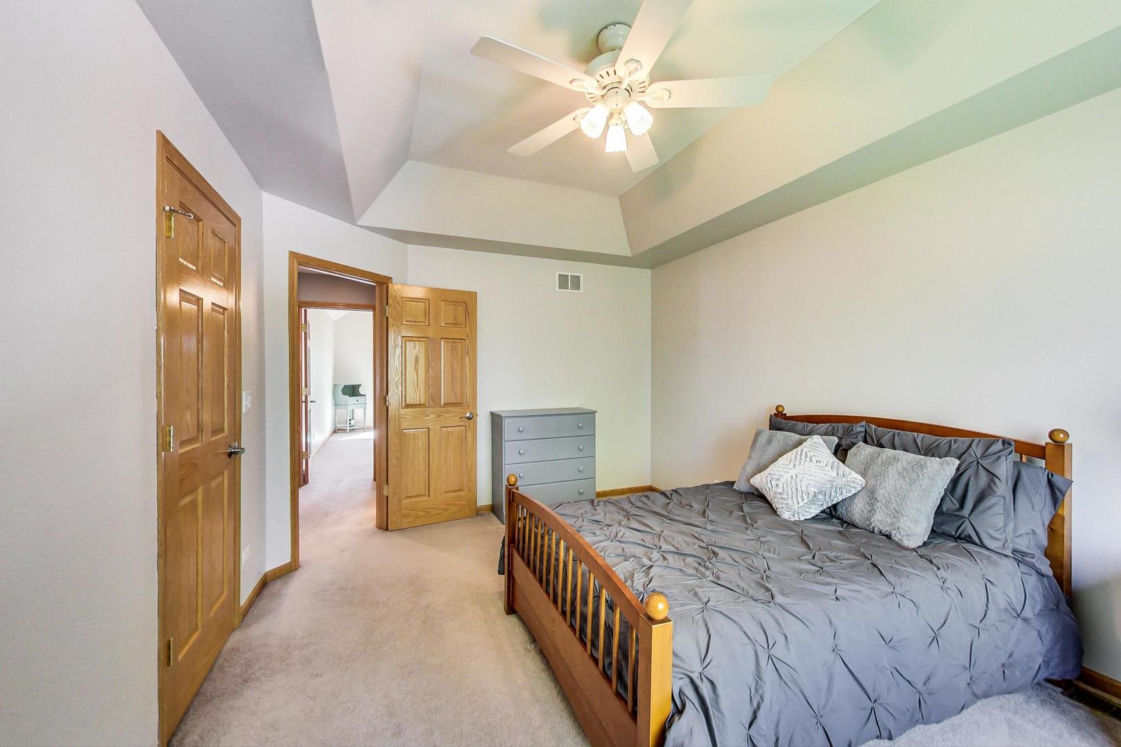 1n226 Ellis Avenue Property Photo 39